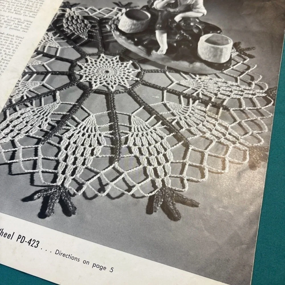 Vintage Set 2Crocheting Books Pineapple fanfare 2nd edition /Jumbo Pattern Book